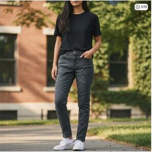 BDG Moto Skinny Ankle Jeans